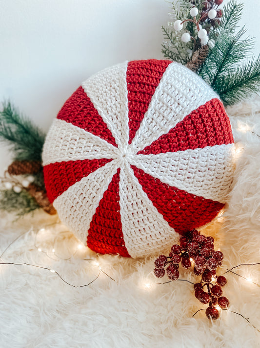 Peppermint Wheel Pillow // Crochet Pattern PDF